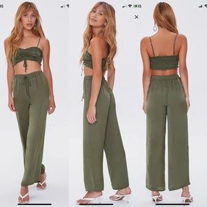 Ruched crop top and pants set